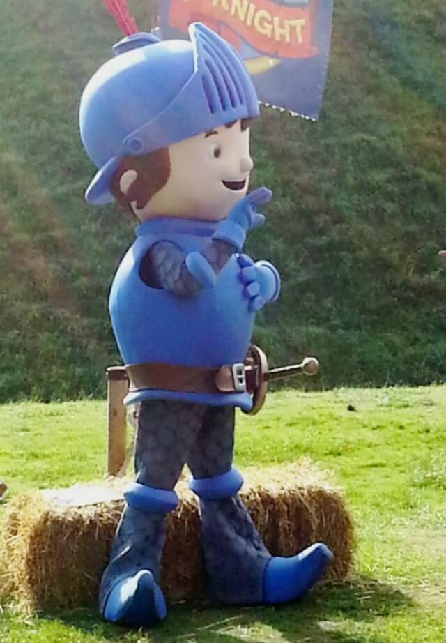 mike the knight at warwick