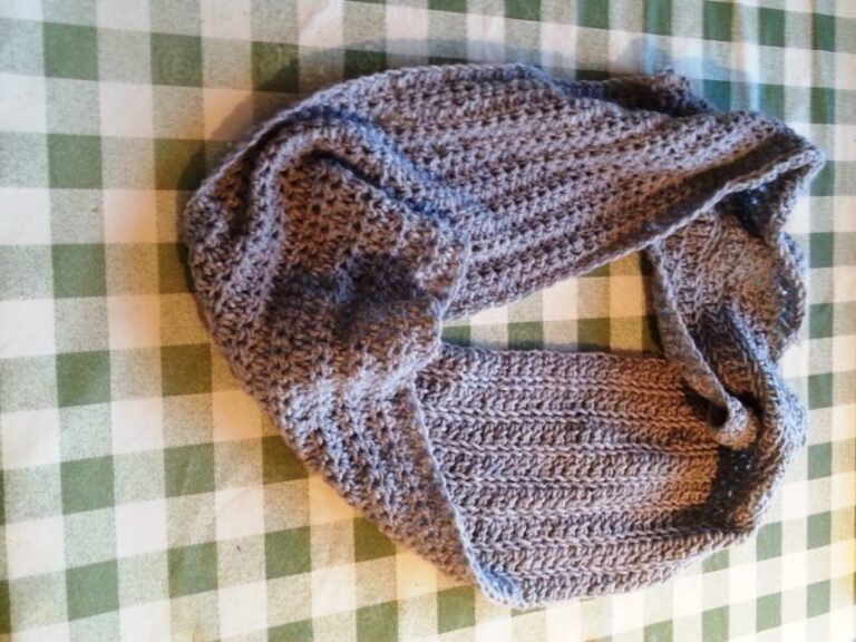 infinity crochet scarf