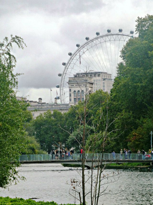 London Eye over St James Park