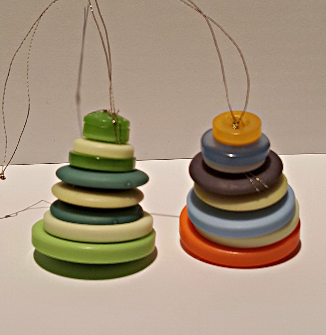 button christmas tree decorations