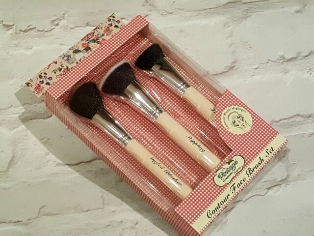 make-up-brush-set-from-vintage-cosmetic-company