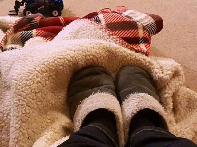 Hygge - slippers and blanket