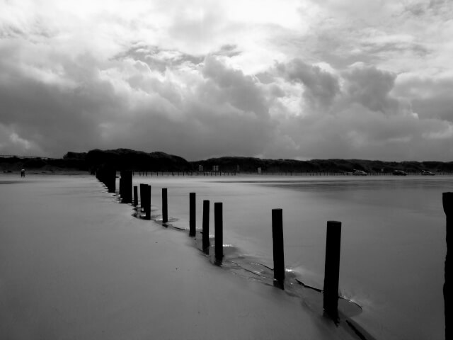 Berrow beach black and white - Bubbablue and me