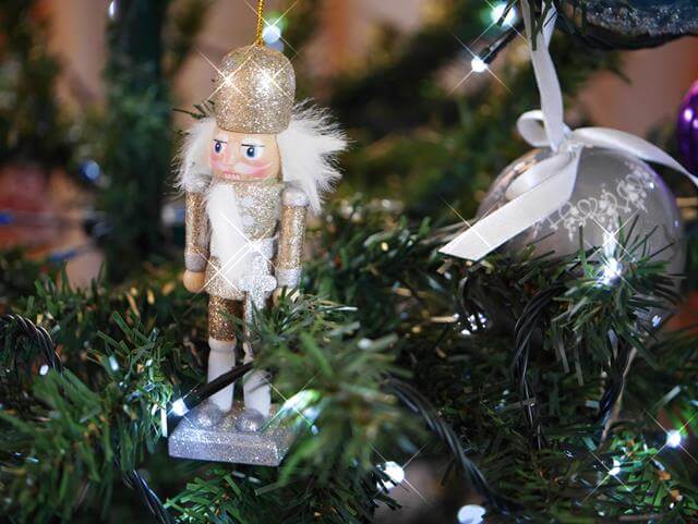 golden nutcracker tree decoration