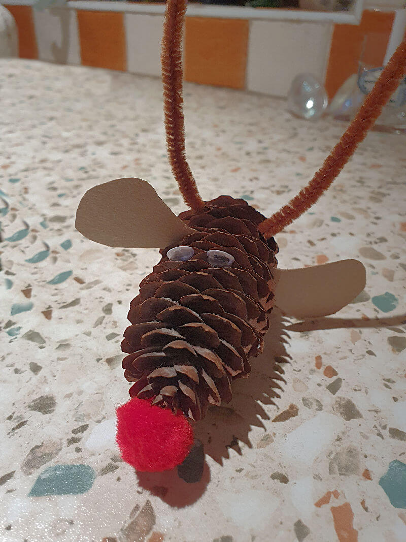 festive fircone reindeer