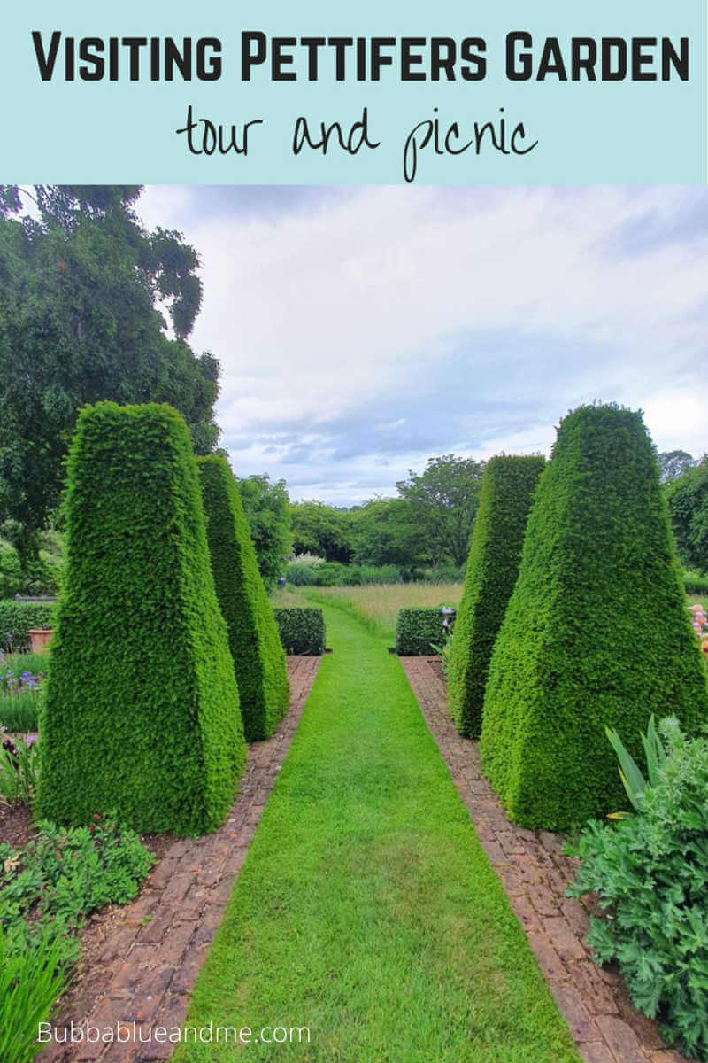 picnic and tour of Pettifers open garden
