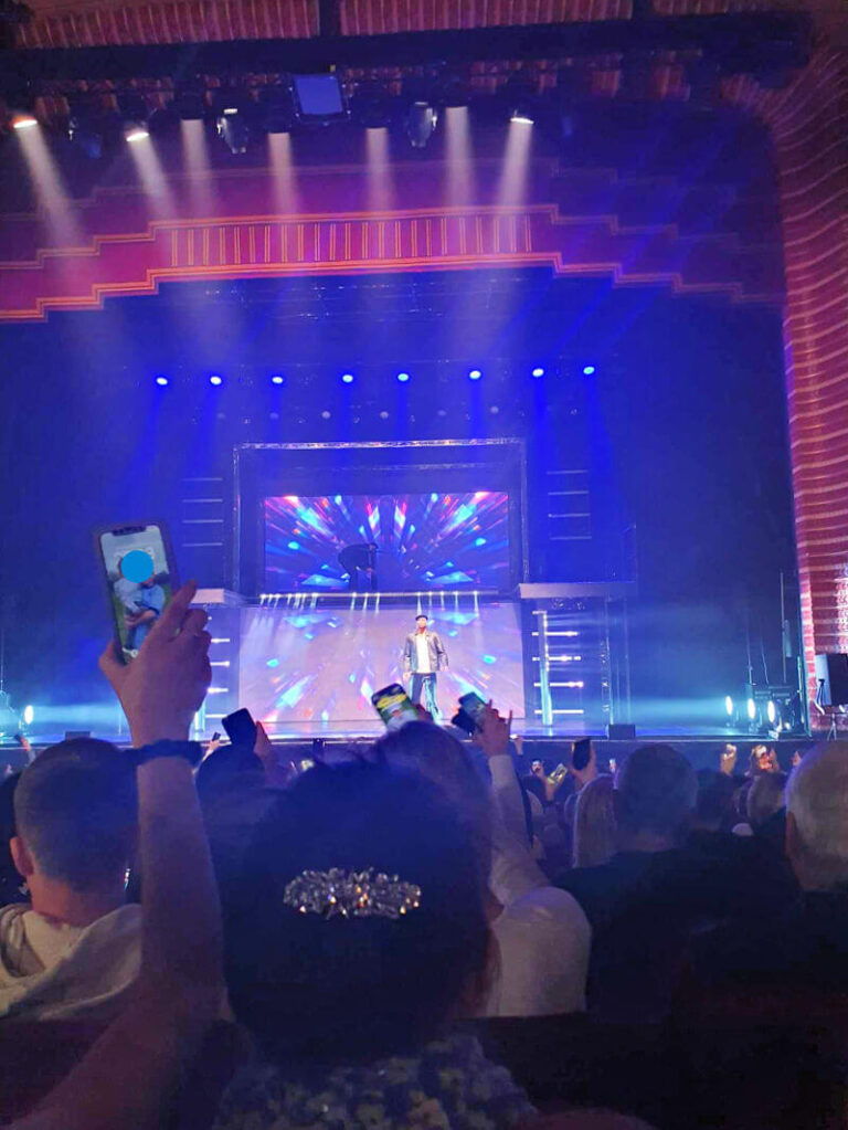 Diversity Supernova show phones in the air