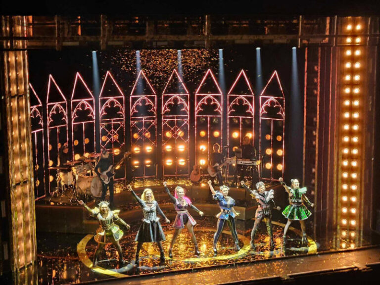 Six the musical ending stage show