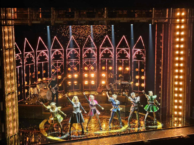 Six the musical ending stage show